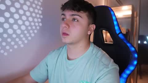aron__cooper online show from May 23, 2026, 2:28 am
