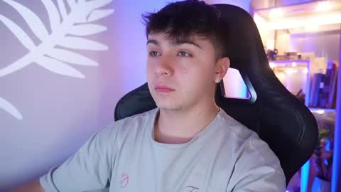 aron__cooper online show from May 24, 2026, 3:33 am