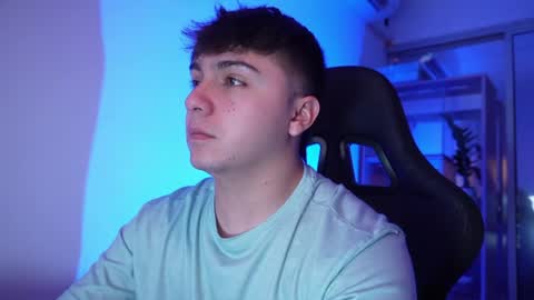 aron__cooper online show from May 30, 2026, 3:03 am