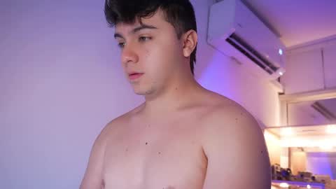 aron__cooper online show from May 31, 2026, 3:15 am