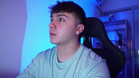 aron__cooper online show from June 7, 2026, 3:05 pm