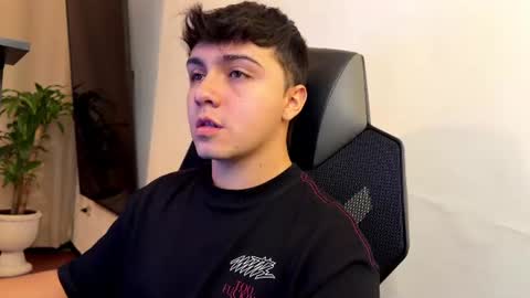 aron__cooper online show from June 27, 2026, 1:39 pm