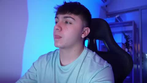 aron__cooper online show from July 4, 2026, 2:29 am