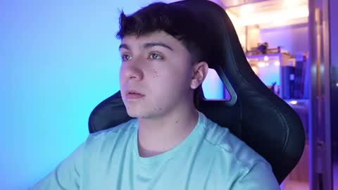 aron__cooper online show from July 14, 2026, 11:32 pm