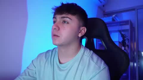 aron__cooper online show from July 18, 2026, 4:38 am