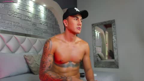 Snapshot of aron_bolt chatting on December 27, 2024, 4:43 pm ARON BOLT online show from December 27, 2024, 4:43 pm