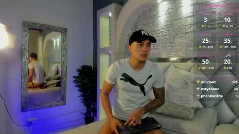 Snapshot of aron_bolt chatting on February 20, 2025, 5:23 am ARON BOLT online show from February 20, 2025, 5:23 am