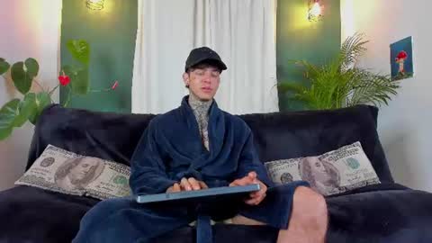 Aron ford online show from June 9, 2026, 12:11 am