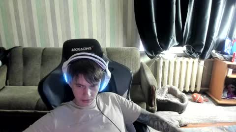 Snapshot of aron_neall chatting on October 23, 2025, 6:23 am biggest penis online show from October 23, 2025, 6:23 am