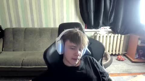 Snapshot of aron_neall chatting on October 29, 2025, 8:49 am biggest penis online show from October 29, 2025, 8:49 am