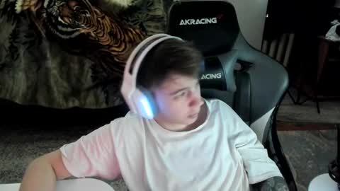 biggest penis  online show from March 4, 2026, 8:42 am