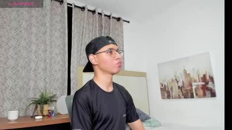 aron_pipeer online show from September 10, 2025, 7:08 am