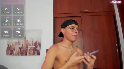 aron_pipeer online show from September 27, 2025, 6:57 pm