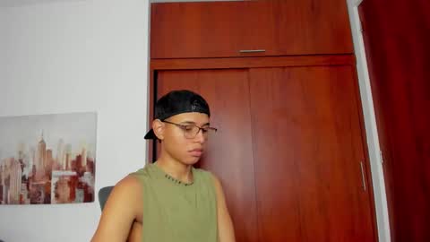 aron_pipeer online show from September 30, 2025, 12:32 pm