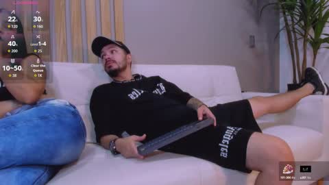 Snapshot of aronandluna chatting on October 10, 2025, 2:27 pm Aron and Luna online show from October 10, 2025, 2:27 pm