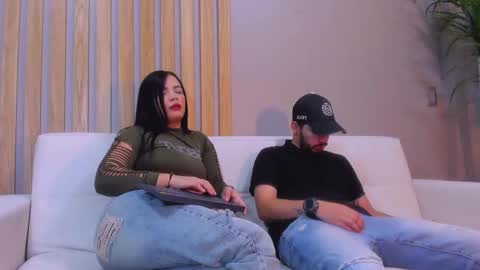 Snapshot of aronandluna chatting on October 18, 2025, 3:24 pm Aron and Luna online show from October 18, 2025, 3:24 pm