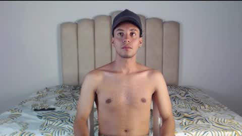 Snapshot of aroncooper1 chatting on November 1, 2025, 6:15 am aron cooper online show from November 1, 2025, 6:15 am