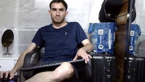 Aron G Franco online show from November 11, 2025, 4:07 pm