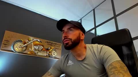 AronGrant online show from October 23, 2025, 8:24 am