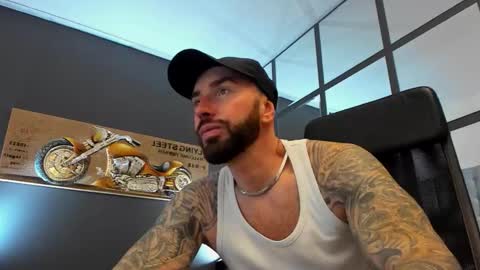 AronGrant online show from November 11, 2025, 10:37 am