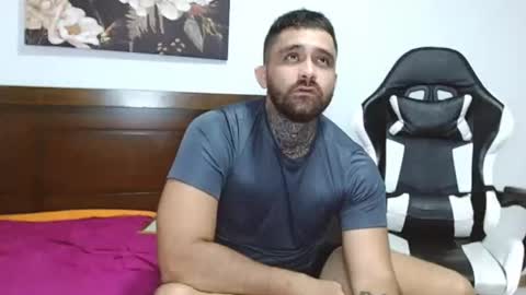 Snapshot of aronmiller404 chatting on September 25, 2025, 10:46 pm aronmiller online show from September 25, 2025, 10:46 pm