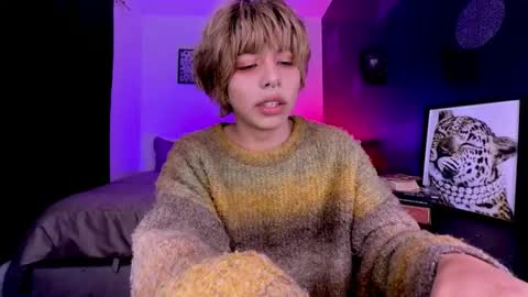 Snapshot of aronn_44 chatting on June 2, 2026, 4:58 am Aaron online show from June 2, 2026, 4:58 am