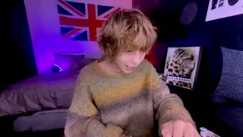 Snapshot of aronn_44 chatting on June 25, 2026, 5:12 am Aaron online show from June 25, 2026, 5:12 am