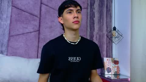 Arontawers online show from April 20, 2026, 7:26 pm