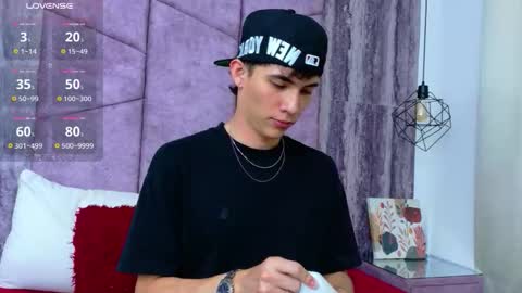 Arontawers online show from May 11, 2026, 7:44 pm