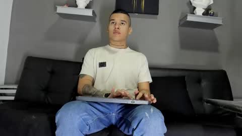 AROON HOT online show from February 4, 2026, 12:00 pm