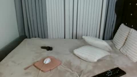 Snapshot of arriane_pleasure chatting on May 15, 2026, 8:32 am arriane_pleasure online show from May 15, 2026, 8:32 am