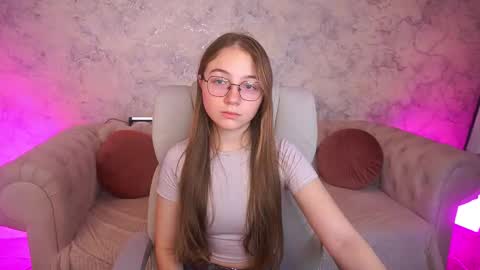 arrinawair online show from December 4, 2025, 8:56 am