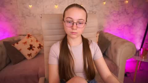 arrinawair online show from May 14, 2026, 7:04 am