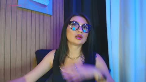    online show from November 4, 2025, 7:02 pm