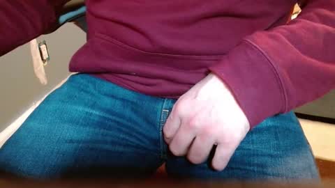 arrrr3 online show from November 8, 2025, 3:07 am