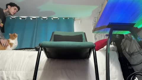   online show from January 4, 2025, 1:53 pm