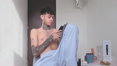   online show from September 21, 2025, 10:28 am