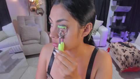 Snapshot of artemis_020 chatting on November 16, 2025, 2:06 am FENIX online show from November 16, 2025, 2:06 am