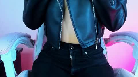 Snapshot of artemisa_leon chatting on September 18, 2025, 3:08 am artemisa_leon online show from September 18, 2025, 3:08 am