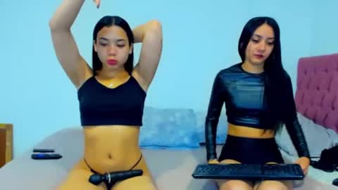 Artemisxvenuss online show from November 4, 2025, 12:04 pm