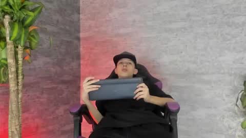 arthurcox_ online show from September 21, 2025, 5:25 pm