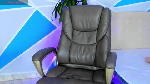 arthurcox_ online show from September 22, 2025, 6:32 pm