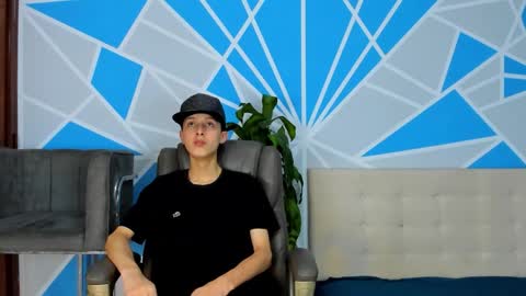 arthurcox_ online show from October 5, 2025, 5:33 pm