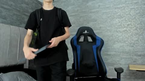 arthurcox_ online show from December 14, 2025, 6:12 pm