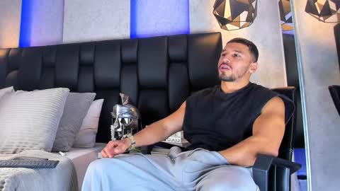 Snapshot of arthurlam chatting on January 12, 2025, 10:43 pm Arthur online show from January 12, 2025, 10:43 pm