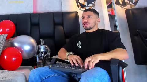 Snapshot of arthurlam chatting on February 16, 2025, 11:59 pm Arthur online show from February 16, 2025, 11:59 pm