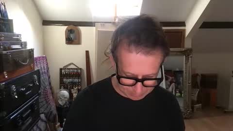 Snapshot of artisterotic chatting on October 28, 2025, 9:57 am artisterotic online show from October 28, 2025, 9:57 am