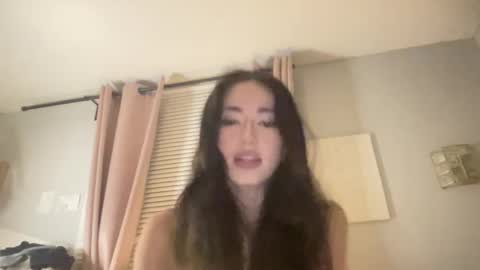 Snapshot of artnchill chatting on January 12, 2025, 1:32 am Audrey online show from January 12, 2025, 1:32 am