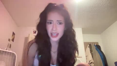 Snapshot of artnchill chatting on January 30, 2025, 8:43 am Audrey online show from January 30, 2025, 8:43 am