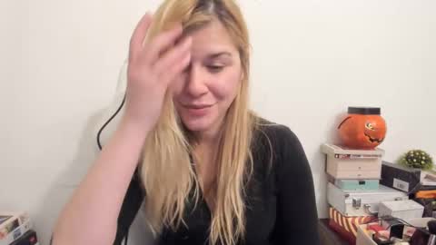 MIA online show from February 8, 2025, 10:40 pm